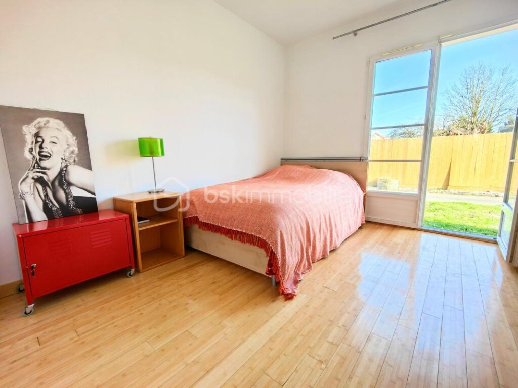 A l’abris des regards, belle maison familiale av 4 chambres et garage – 6 pièces – 4 chambres – 146 m²