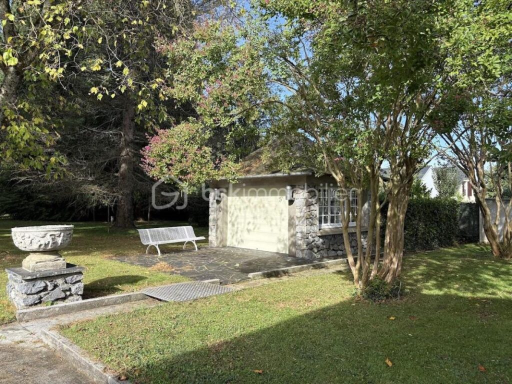 Maison Type T4 + appartement T2 – 13 pièces – 5 chambres – 276 m²