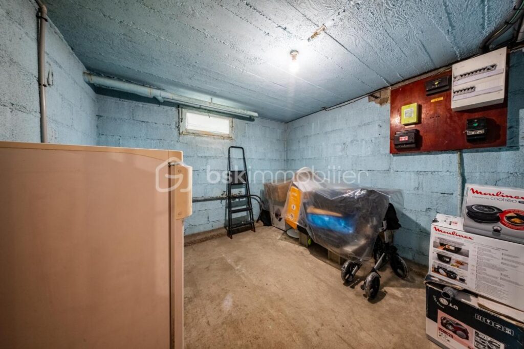 Charmante maison avec piscine à vendre – Idéalement située ! – 5 pièces – 4 chambres – 120 m²