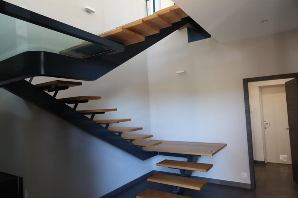 Maison d’architecte Besancon 7 pièce(s) 153 m2 – 7 pièces – 4 chambres – 153 m²