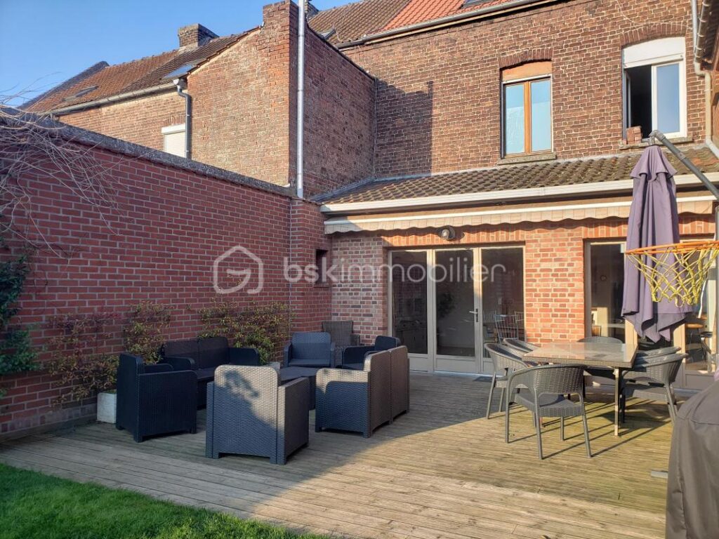 Maison familiale à Fretin – 7 pièces – 3 chambres – 142 m²