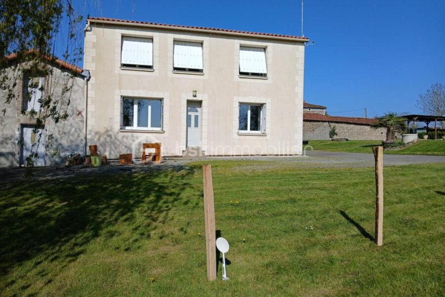 Maison à vendre à La chapelle thireuil