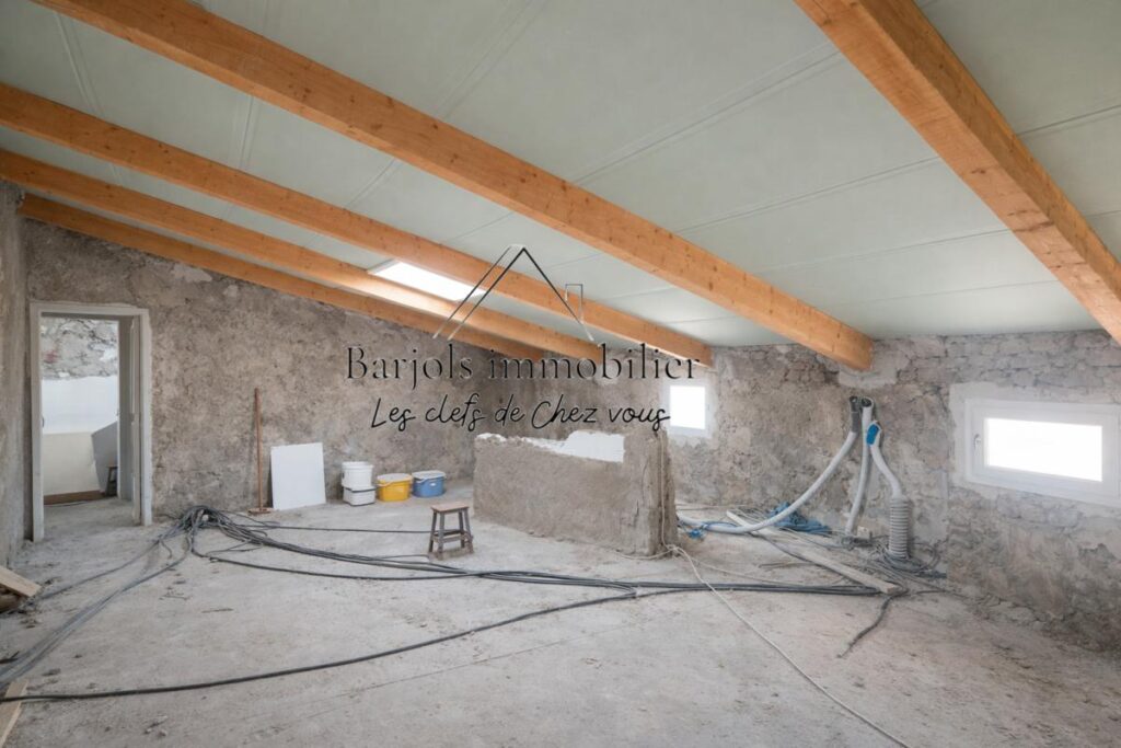 Appartement Terrasse, Combles aménageables – 3 pièces – 2 chambres – 93 m²