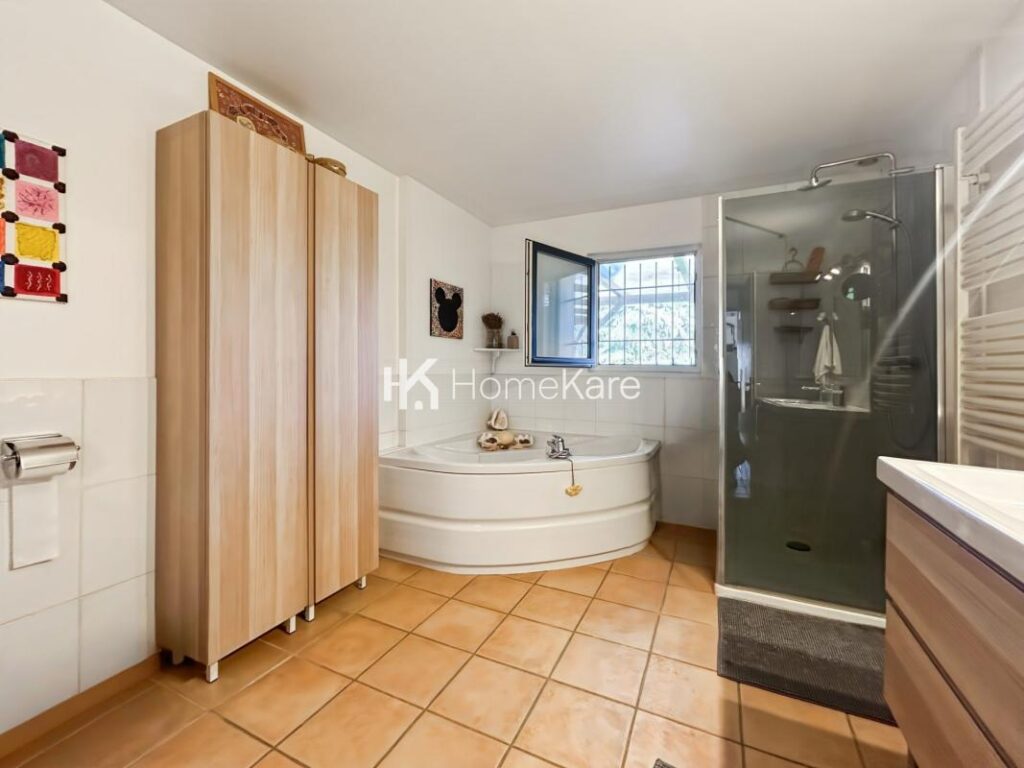 MAISON FAMILIALE DANS UN ENVIRONNEMENT IDEAL – 7 pièces – 5 chambres – 192 m²