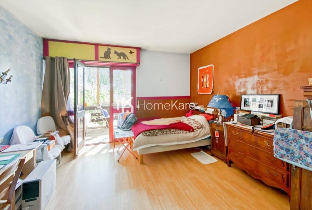 CHARMANTE MAISON SPACIEUSE – 9 pièces – 8 chambres – 270 m²