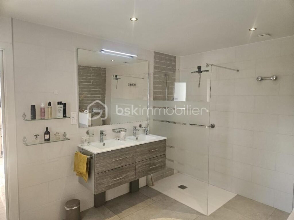 DEMEURE D’EXCEPTION À GOUVIEUX : Luxe, Calme et Proximité – 6 pièces – 4 chambres – 197 m²