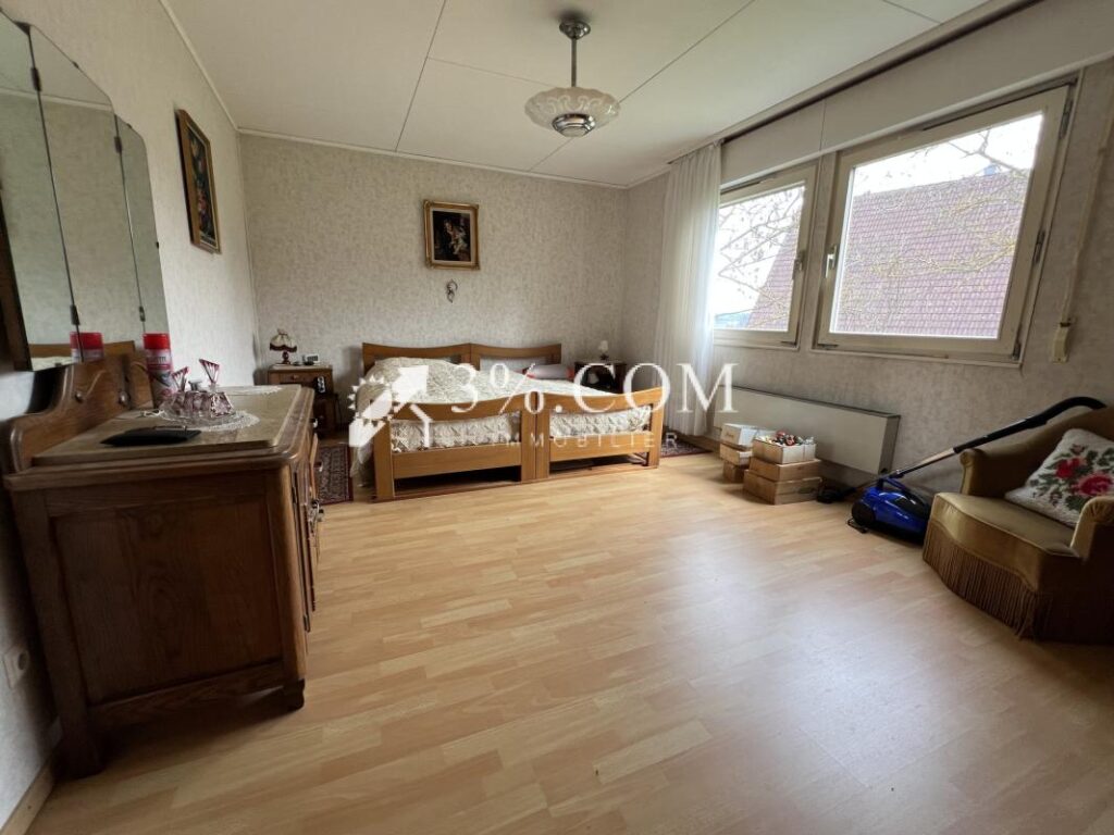 Grande maison d’habitation de 6 pièces – 6 pièces – 4 chambres – 175 m²