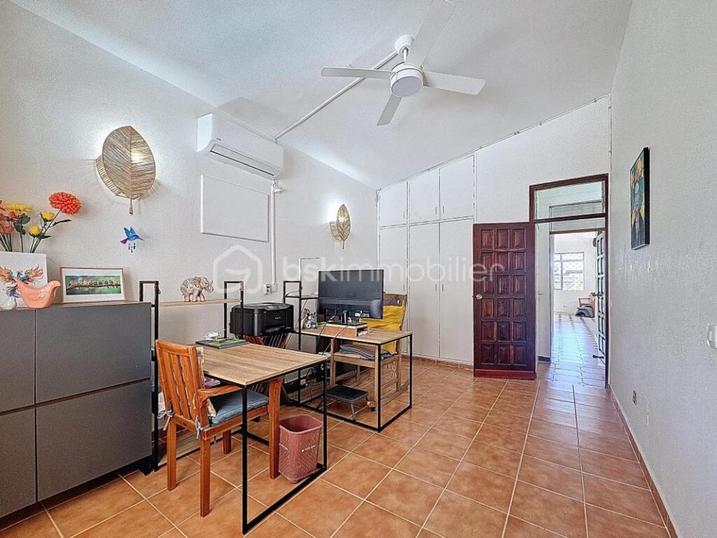 Villa 165 m2 piscine garage 3 chambres et atelier – 5 pièces – 3 chambres – 165 m²