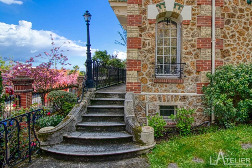 La belle aux Coteaux souriants – 9 pièces – 5 chambres – 195 m²