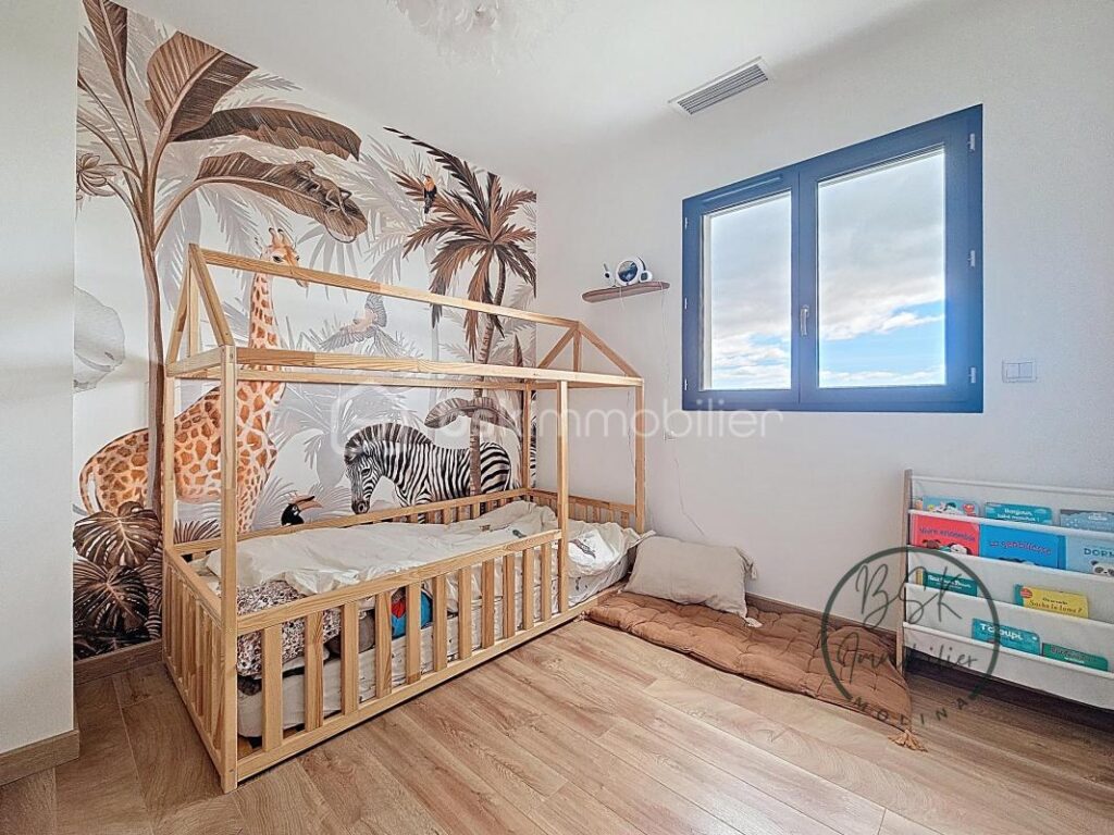 VILLA MODERNE AVEC GARAGE, PISCINE ET VUE CAMPAGNE À COLOMBIERS – 4 pièces – 2 chambres – 103 m²