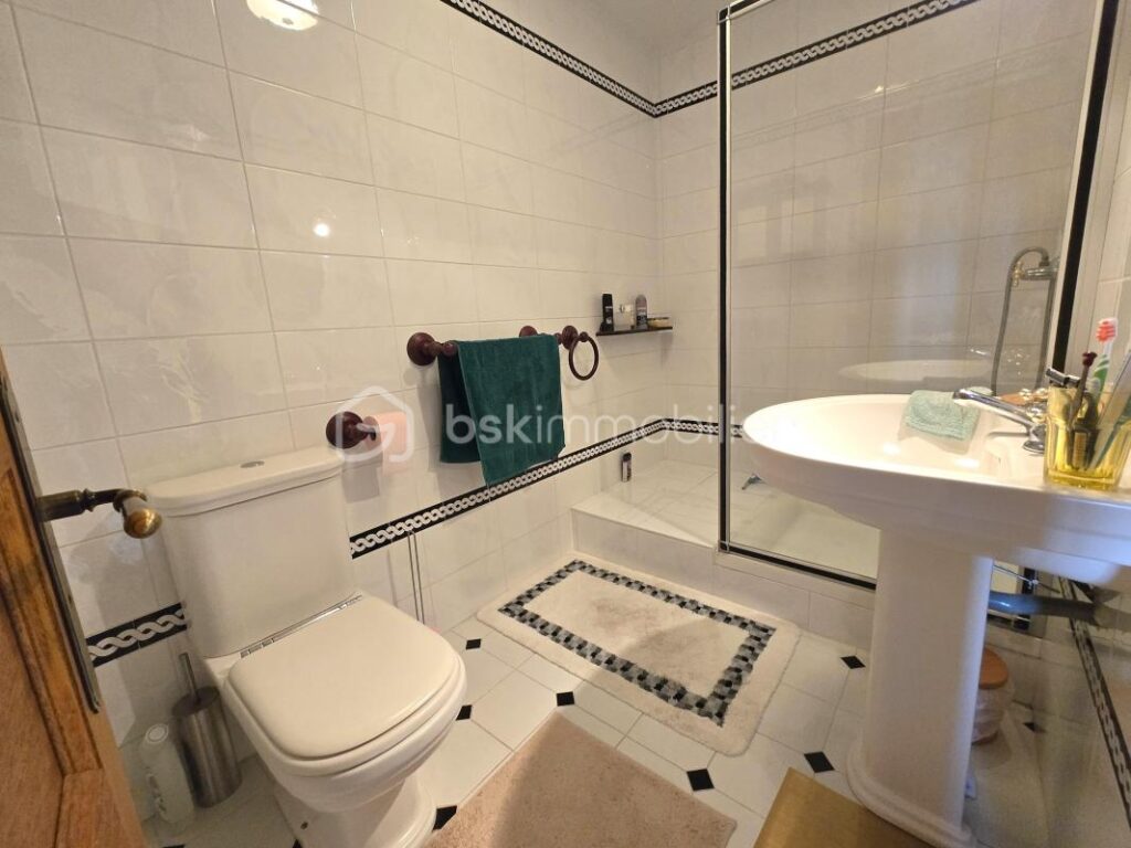 Maison de caractère – Volume, élégance et charme authentique – 182 m² – 6 pièces – 3 chambres – 182 m²