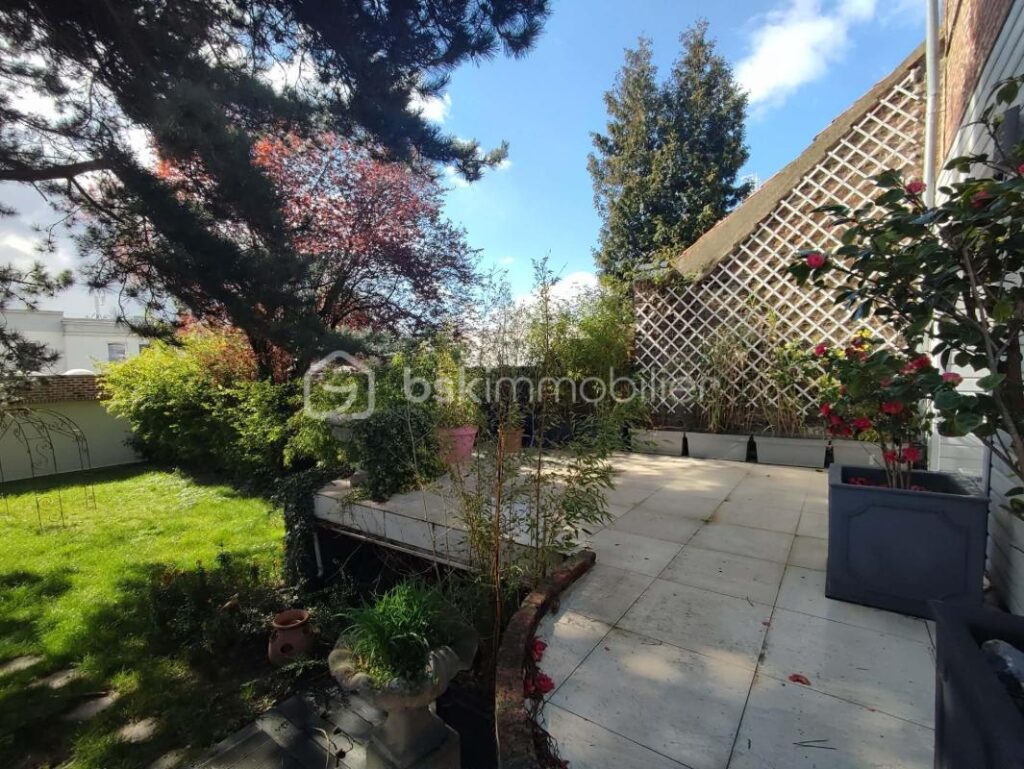 Maison de ville HYPER CENTRE PUR de 1948, 402m2, 15 pièces !!!! – 15 pièces – 9 chambres – 402 m²