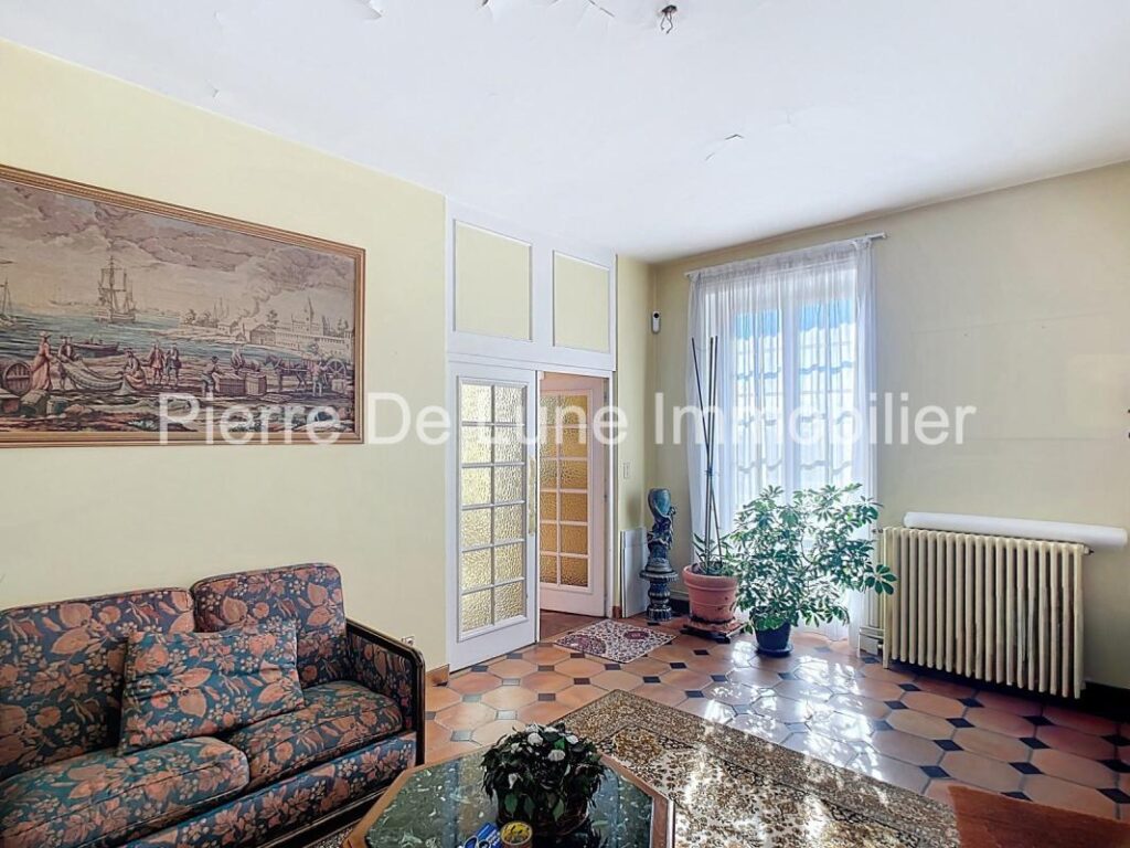 Propriété de caractère avec vue panoramique – 10 pièces – 4 chambres – 426 m²
