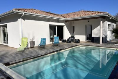 Maison contemporaine avec piscine – 4 pièces – 3 chambres – 130 m²