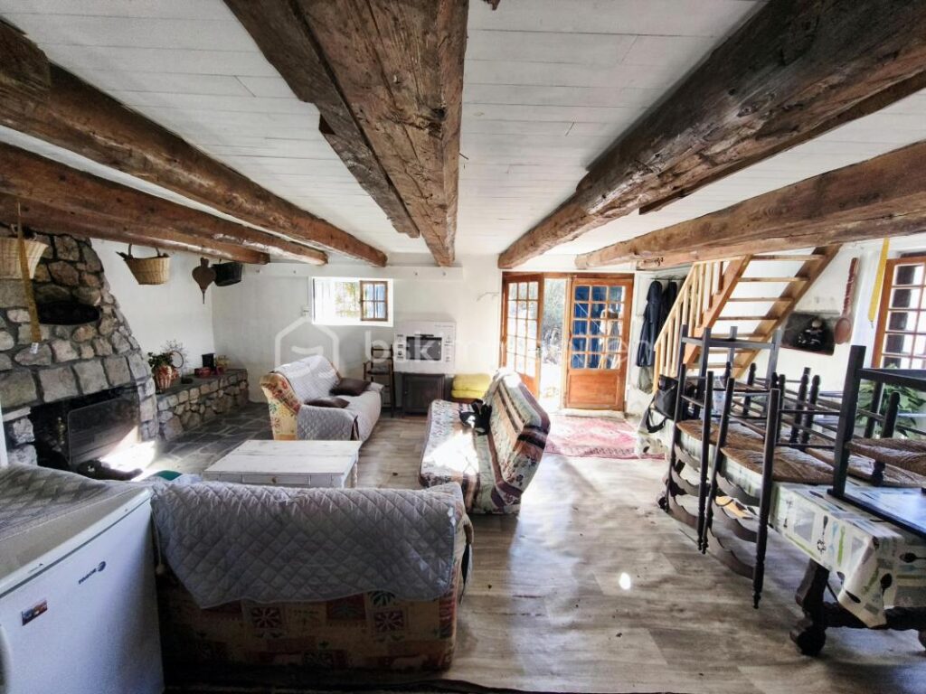🪺 Grange Foraine Suspendue – 60 m² – Pied-à-Terre Haut de Gamme 900m d’altitude dans les Pyrénées 🪺 – 3 pièces – 2 chambres – 60 m²