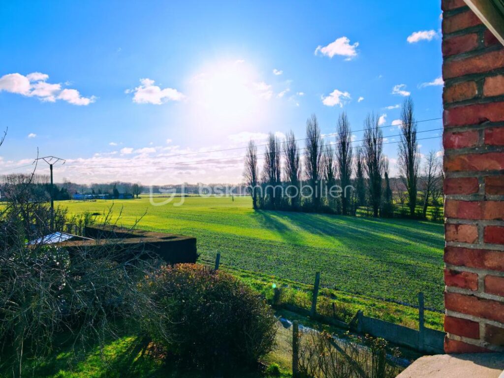 MAISON INDIVIDUELLE / LUMINEUSE +++ / 2 CHAMBRES POSSIBLE 3 / TERRAIN 567 M2 / JARDIN / VUE SUR LES CHAMPS – 4 pièces – 3 chambres – 110 m²