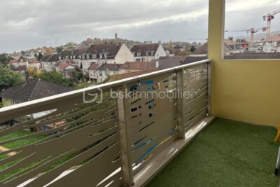 APPARTEMENT F4 LUMINEUX AVEC VUE DÉGAGÉE SUR LA TOUR DE MONTLHÉRY – 4 pièces – 3 chambres – 73 m²