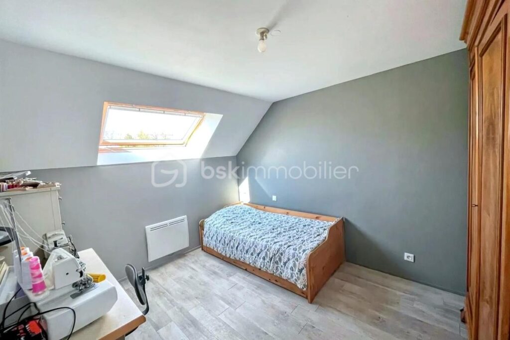 Longère de caractère dans un havre de paix, proche de l’axe RENNES-PARIS – 7 pièces – 5 chambres – 122 m²