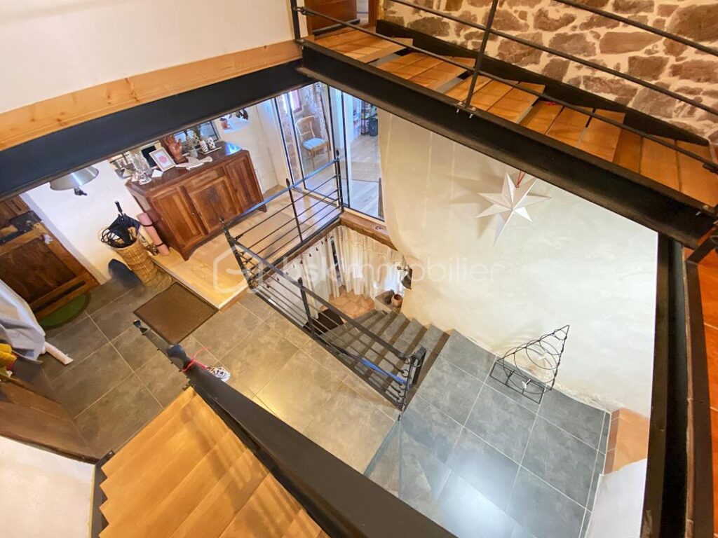 Charme, nature & autonomie – 147 m² + grange – Sud Aveyron – 5 pièces – 3 chambres – 147 m²