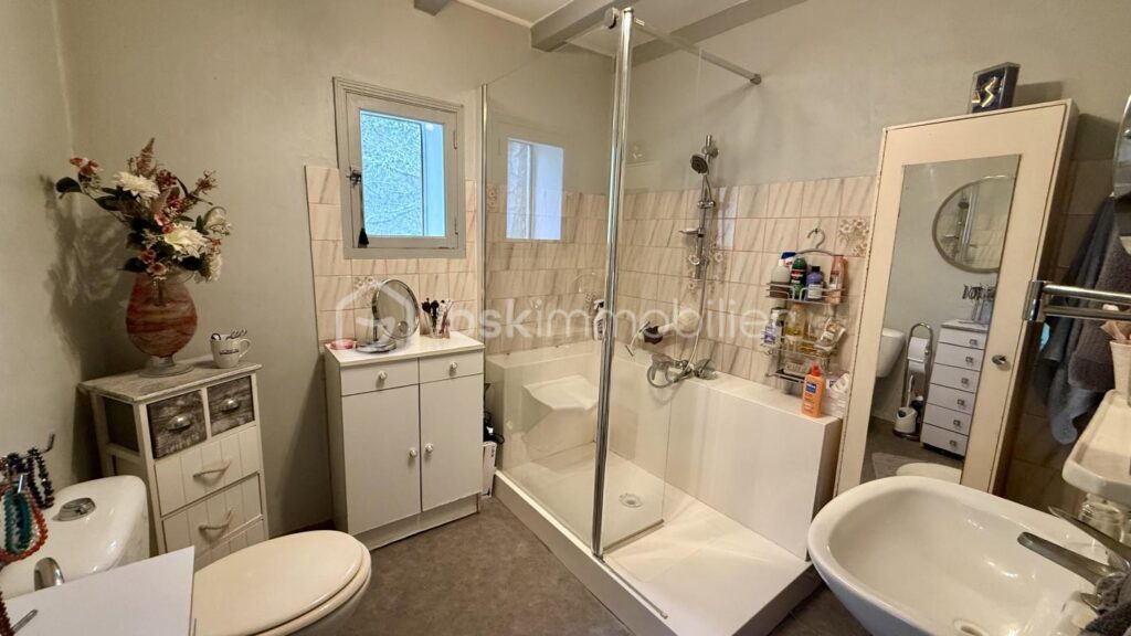 Maison de caractère 104 m² – Terrain 17,5 ha – Les Tourrettes (26740) – 4 pièces – 2 chambres – 104 m²