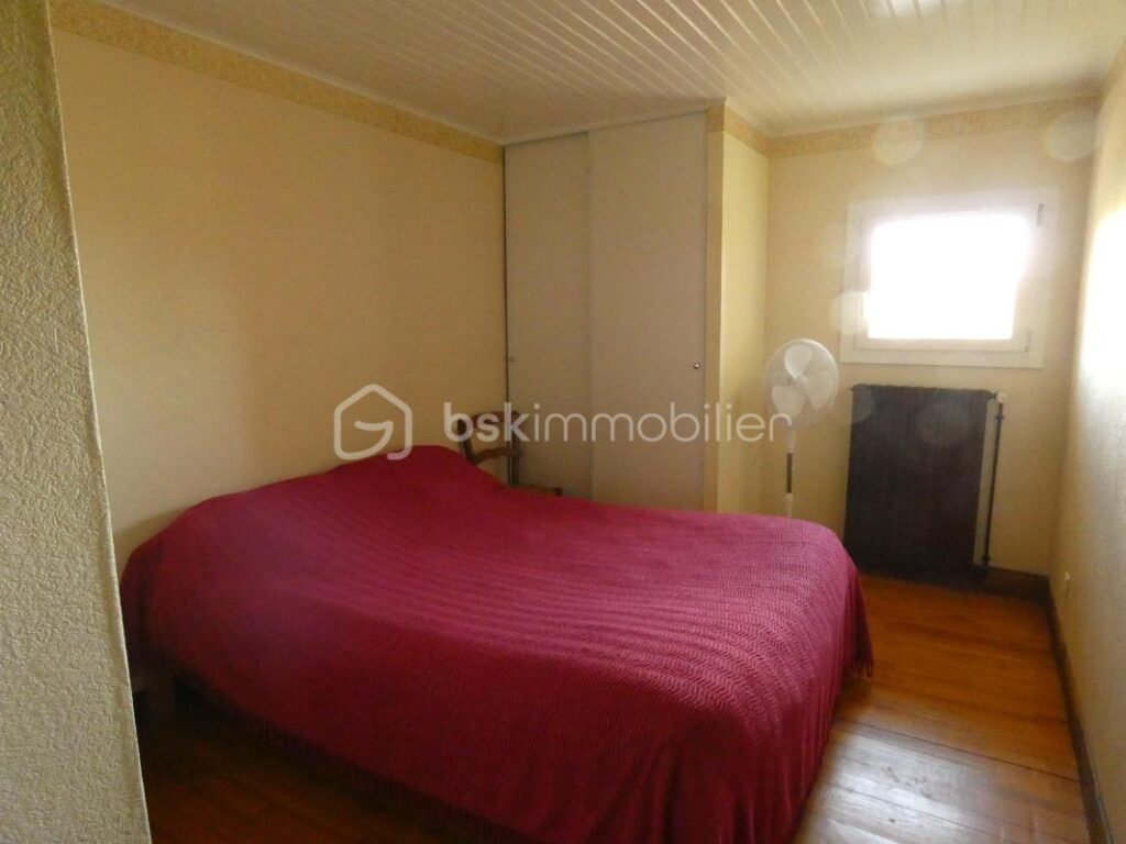 Maison gasconne 201 m2, 6 pièces avec dépendance sur un terrain d&rsquo;environ 5ha – 6 pièces – 5 chambres – 201 m²