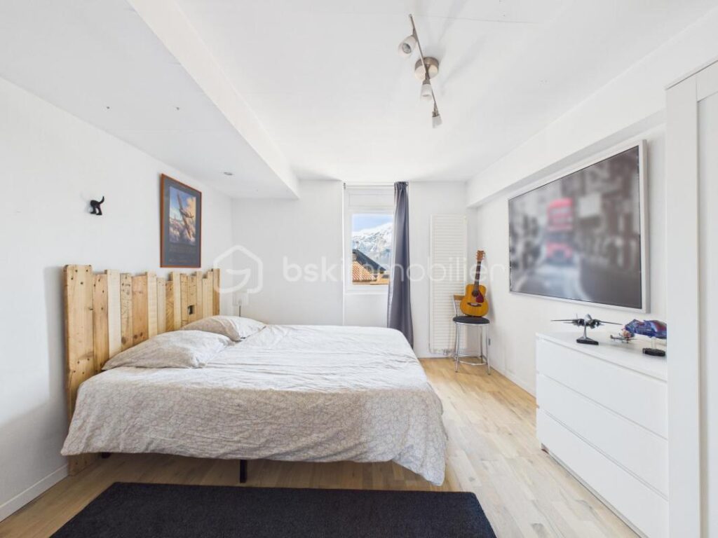 Maison de village – 5 pièces 148 m² – Jardin cocooning – 100 m² d’annexes – 5 pièces – 4 chambres – 148 m²