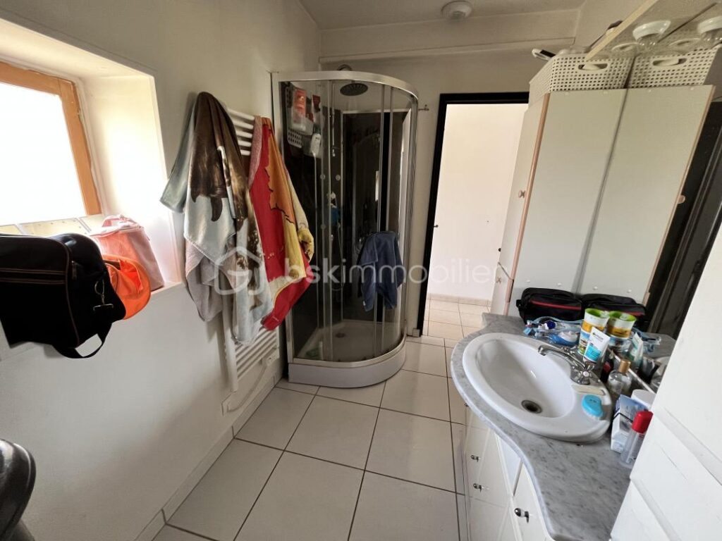 Charmante maison de village en pierre – 4 pièces – 3 chambres – 91 m²