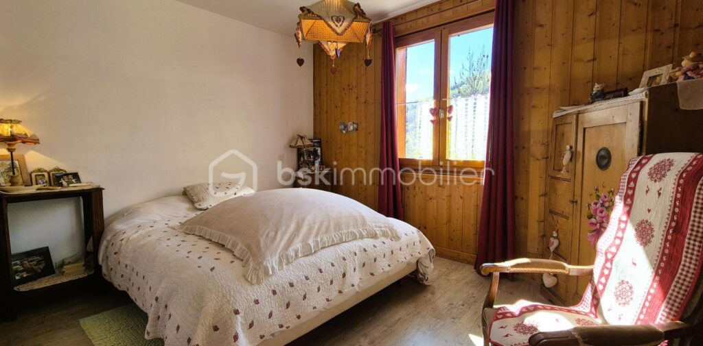 A ALLOS – MAGNIFIQUE CHALET INDIVIDUEL 5 PIÈCES – 197 m² – 8 pièces – 4 chambres – 197 m²