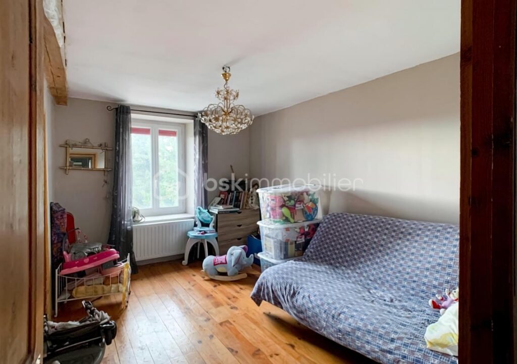 Maison de campagne – 7 pièces – 6 chambres – 175 m²