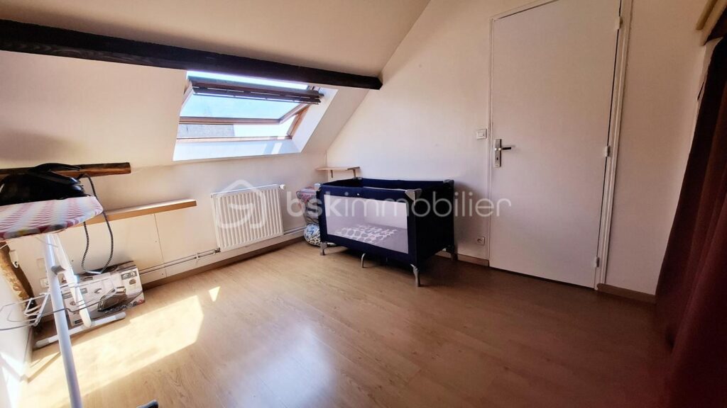 UN SUPERBE APPARTEMENT AVEC UN BEAU JARDIN – 5 pièces – 3 chambres – 131 m²