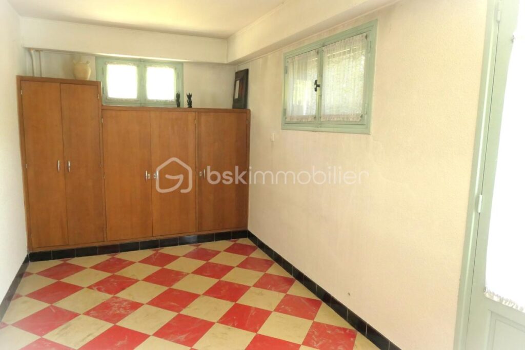 Maison de maître avec Jardin sans vis à vis proche centre ville, commodités et transports ! – 5 pièces – 3 chambres – 99 m²