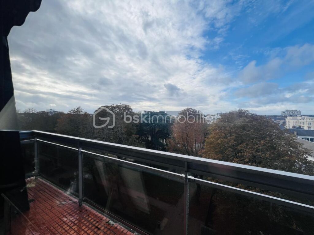 Appartement 114 m² – 3 Chambres dont Suite Parentale – Balcon – Garage – Centre-Ville Châteauroux – 4 pièces – 3 chambres – 114 m²