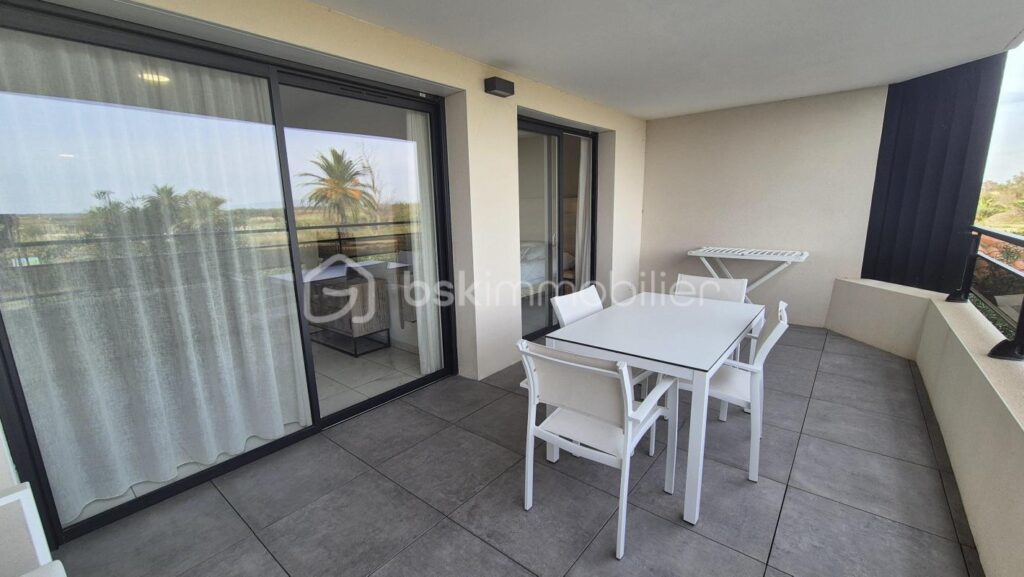 A VENDRE APPARTEMENT T2 DE 38M² A SAINT CYPRIEN PLAGE – HORIZON DU GOLF – TERRASSE – ASCENSEUR – PARKING PRIVATIF – VENDU MEUBLE – SOUS BAIL COMMERCIAL – 2 pièces – 1 chambre – 38 m²