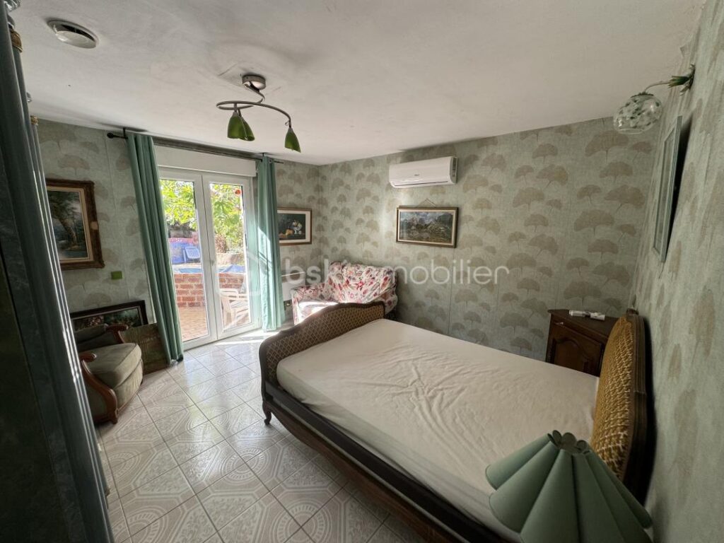 VILLA 4 FACES DE 170M2 – 8 pièces – 5 chambres – 170 m²