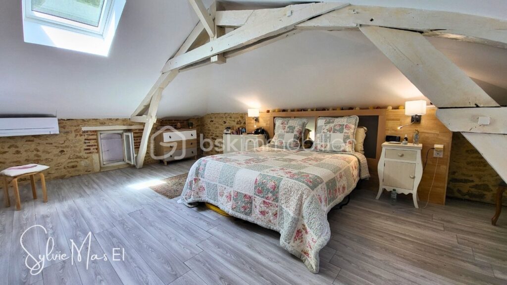 Maison et gîte 15 pièces – 2 piscines Parc arboré – 15 pièces – 9 chambres – 520 m²