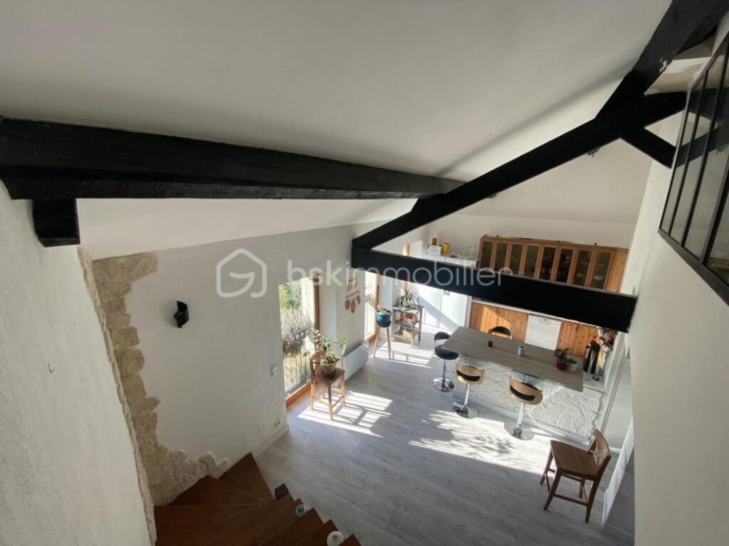 🏡 À vendre – Bel appartement 3 chambres de 100 m² à Belgentier – 4 pièces – 3 chambres – 101 m²