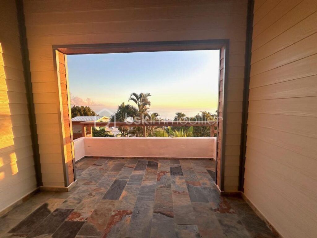 VILLA modulable à fort potentiel – Piton Saint-Leu – 8 pièces – 5 chambres – 185 m²