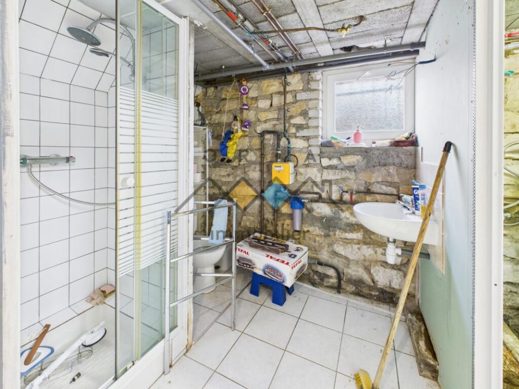 Maison – 5 pièces – 3 chambres – 100 m²