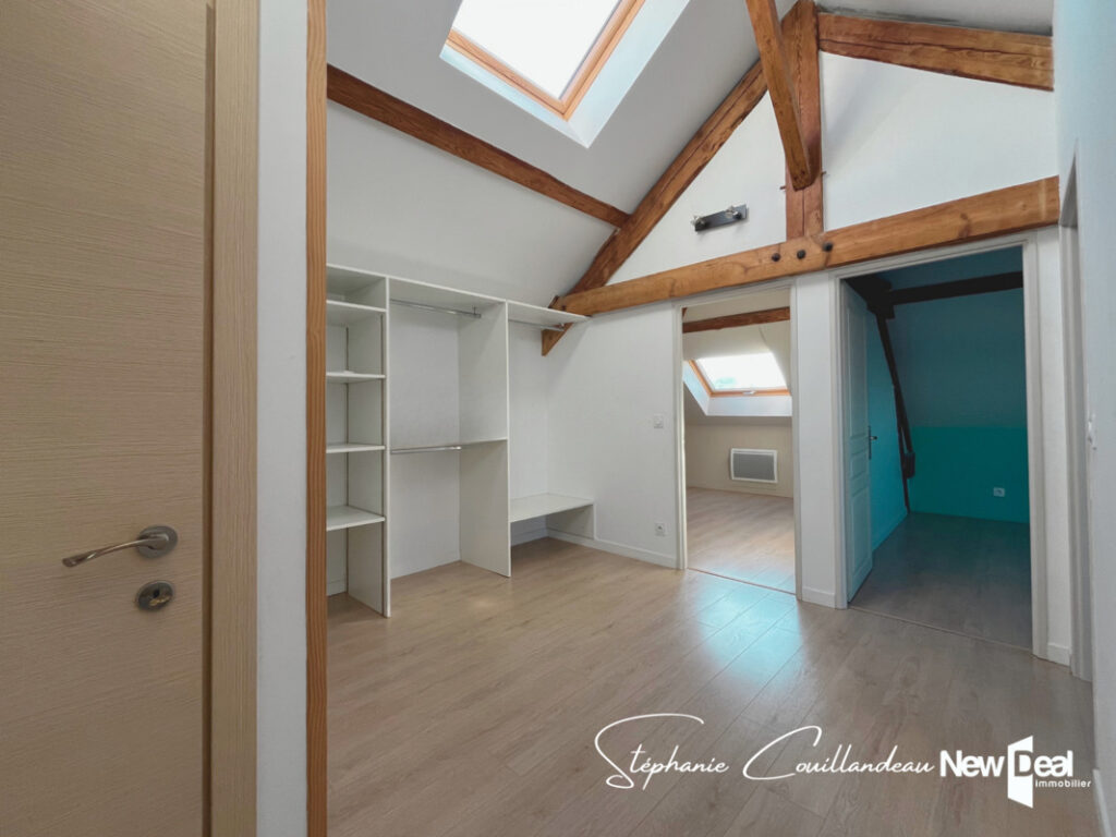 Appartement duplex sur le hauteurs d’Aix les Bains avec belle vue dégagée – 5 pièces – 3 chambres – 93 m²