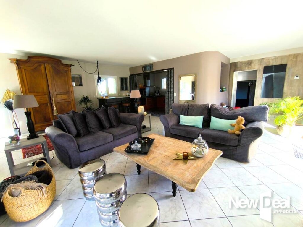 VILLA MODERNE PROCHE DE VILLENEUVE SUR LOT – 6 pièces – 4 chambres – 171 m²