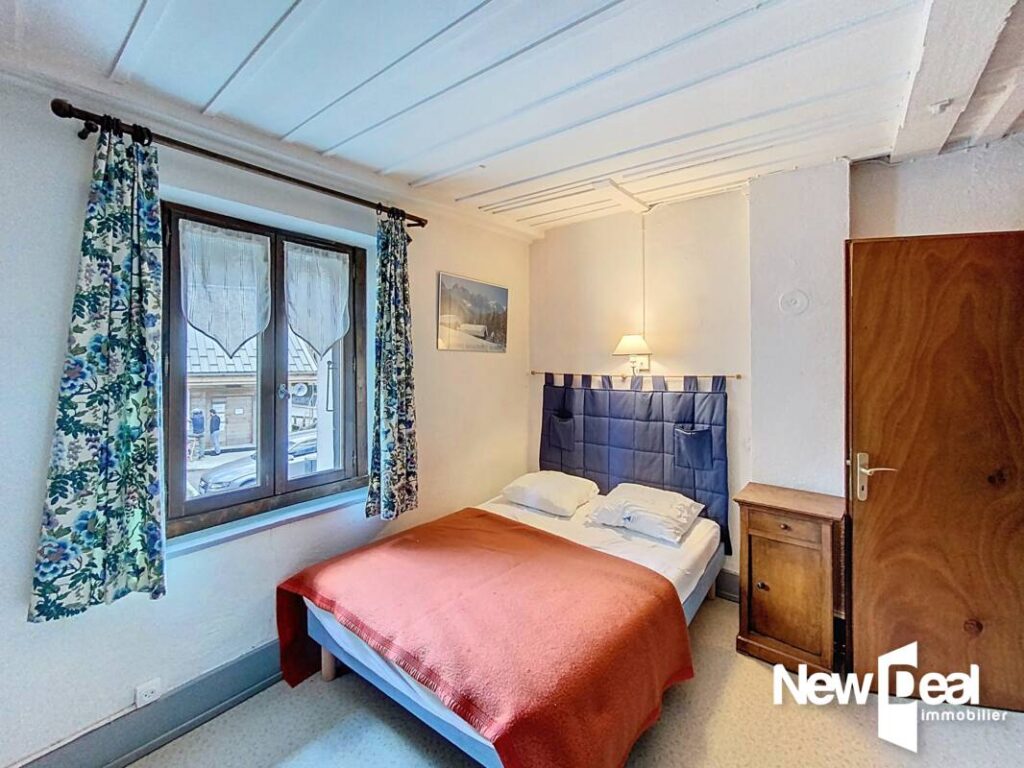 LES HOUCHES – MAISON DE PAYS – 15 pièces – 12 Chambres – 330 m² environ – Terrain 1897 m² – 15 pièces – 12 chambres – 333 m²