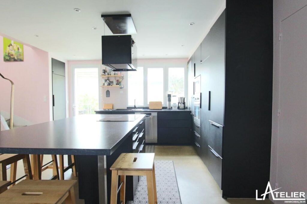 LE CROISIC – Maison rénovée 5ch proche plages et commerces – 6 pièces – 5 chambres – 140 m²