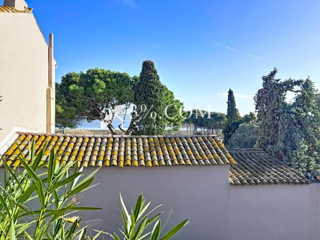 Charmante maison atypique de caractère avec terrasses, studi – 8 pièces – 4 chambres – 183 m²