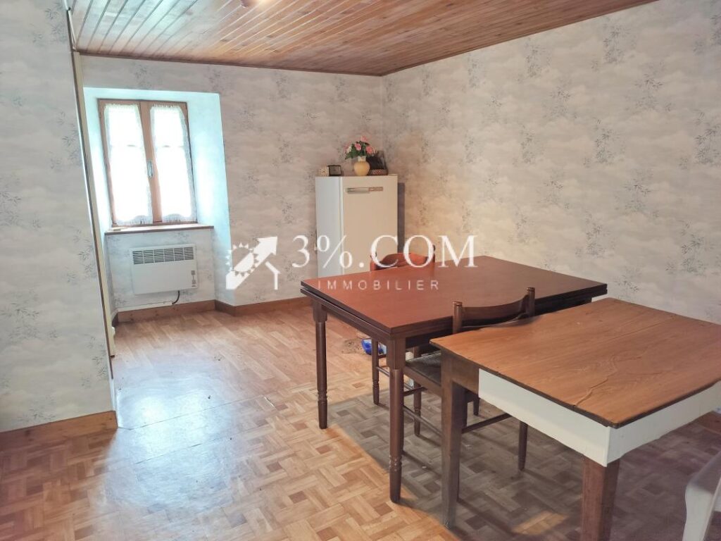 Propriété en pierre de 195m2 habitables et toutes ses dépend – 8 pièces – 5 chambres – 195 m²