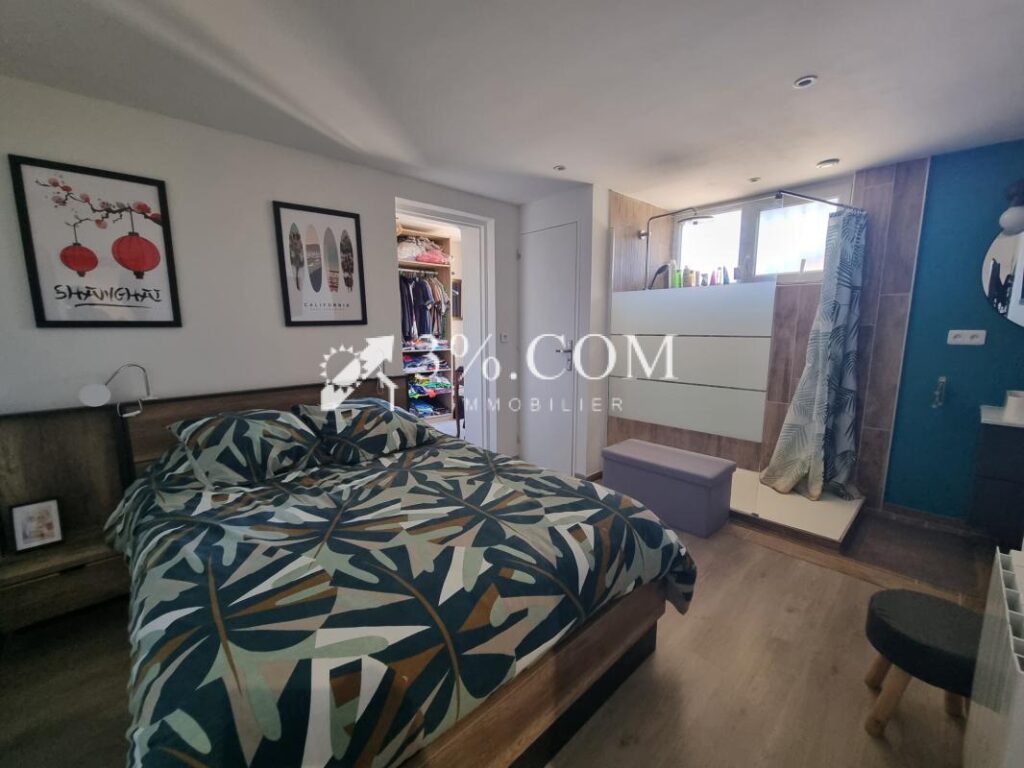 MAISON 119 m2 RENOVEE EN 2020 – 2 NIVEAUX – 3 CHAMBRES – TER – 6 pièces – 3 chambres – 119 m²