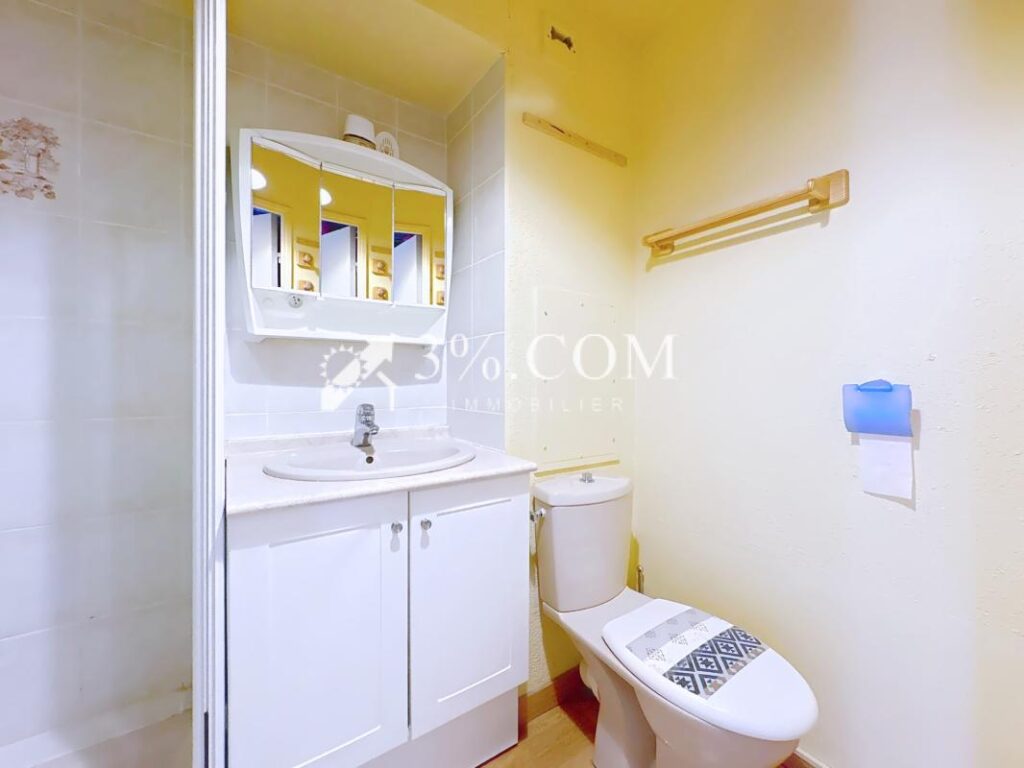 Studio de 24.85 m2 avec loggia, cellier & parking à Gruissan – 1 pièce – NR chambres – 24 m²