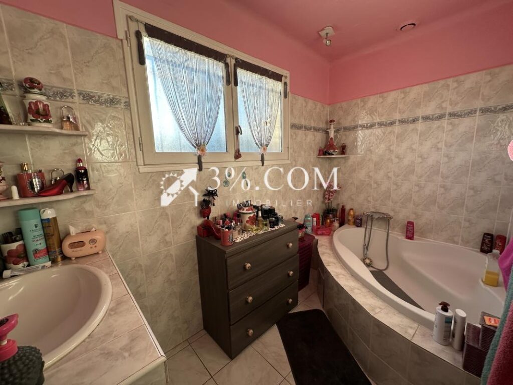 Maison de caractère 4 chambres, bureau et spacieux jardin ar – 8 pièces – 4 chambres – 183 m²