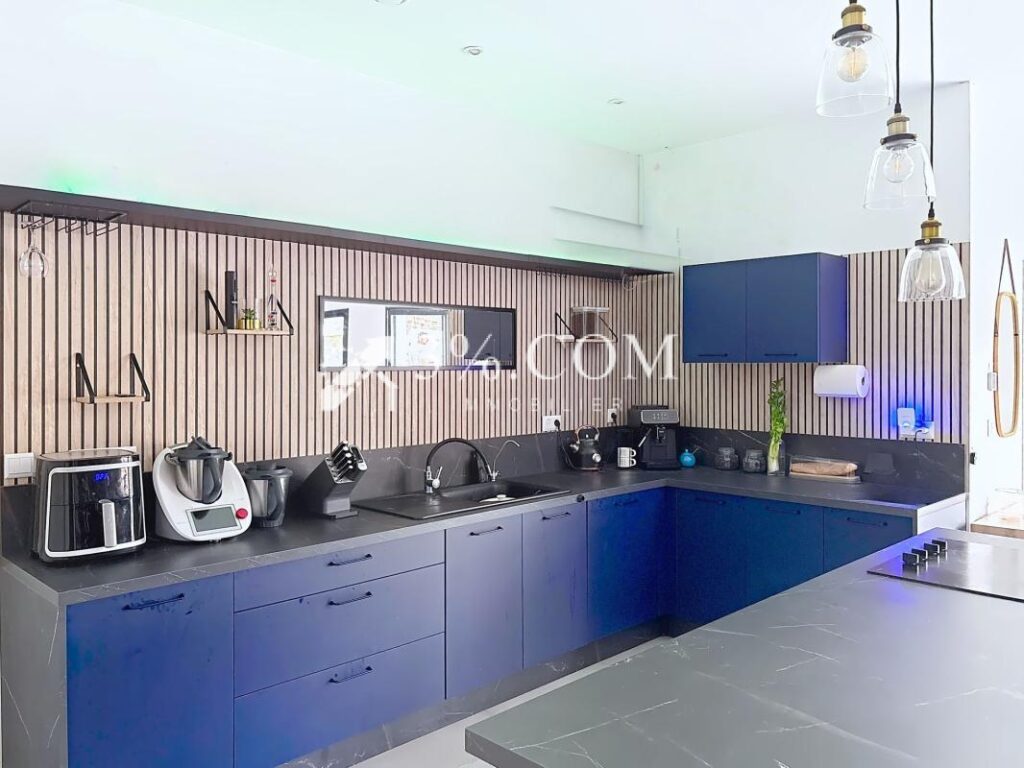 Belle maison contemporaine 6 pièces de 148 m2 avec piscine – 6 pièces – 4 chambres – 148 m²