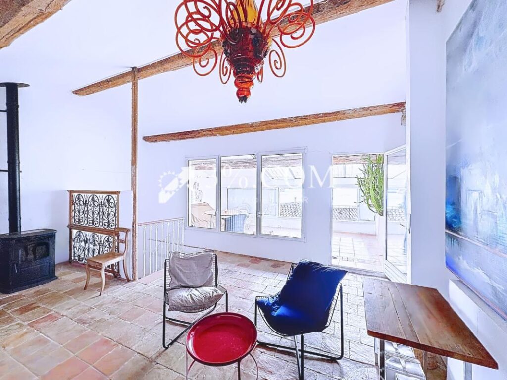 Maison atypique d’exception de 215 m2, 7 pièces, 3 chambres – 8 pièces – 3 chambres – 215 m²