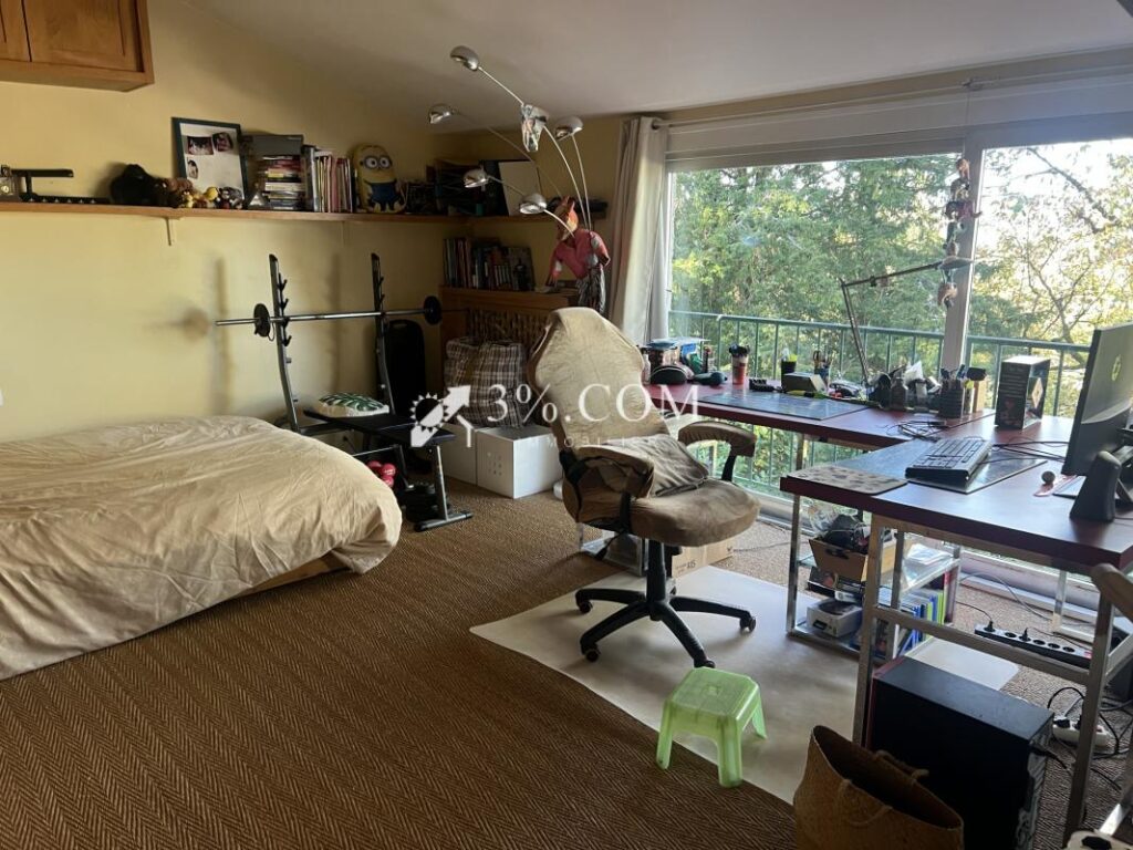 3%. COM IMMOBILIER À POITIERS – 7 pièces – 5 chambres – 281 m²